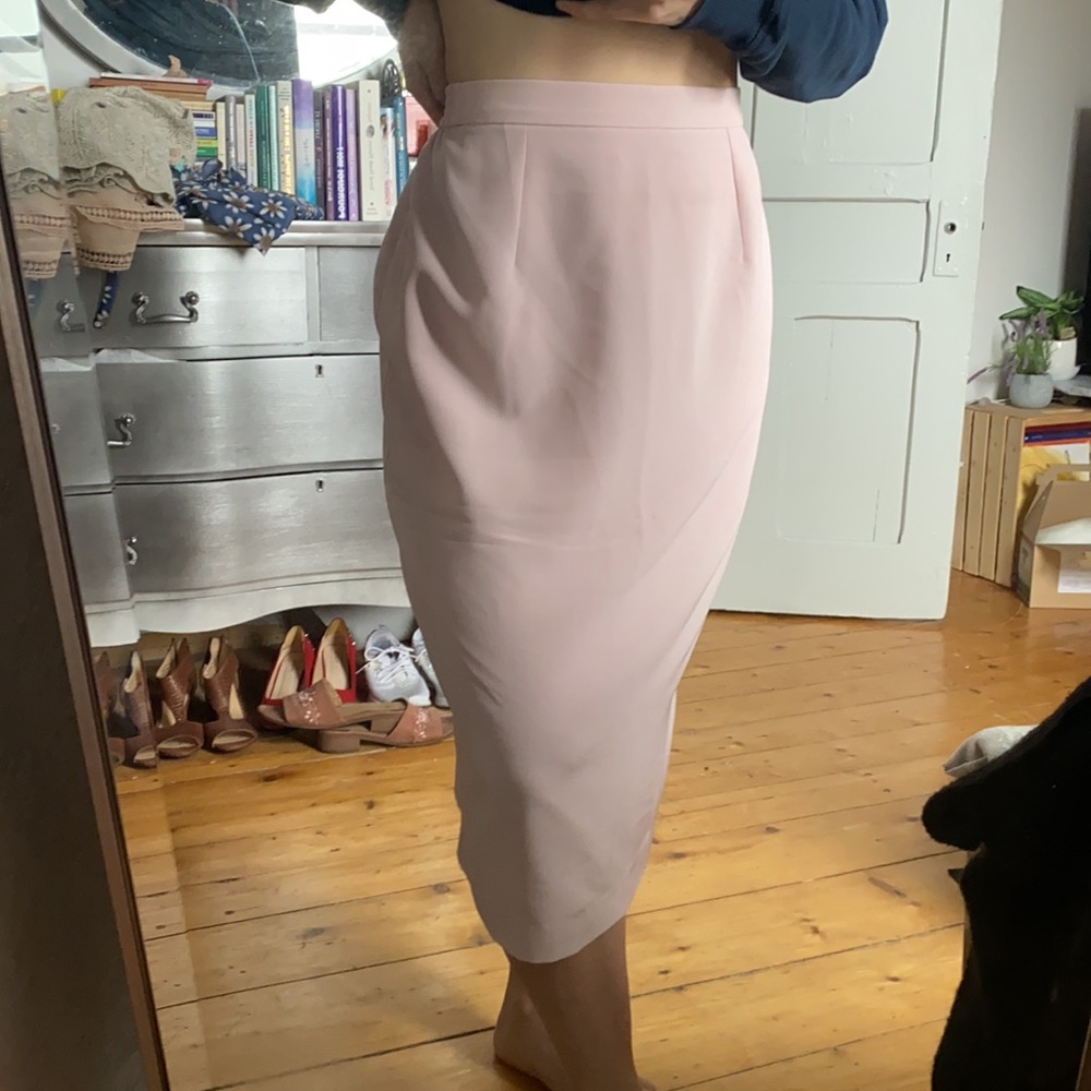Chic pink skirt